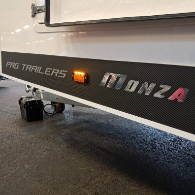 Bandeau finition carbone de série.